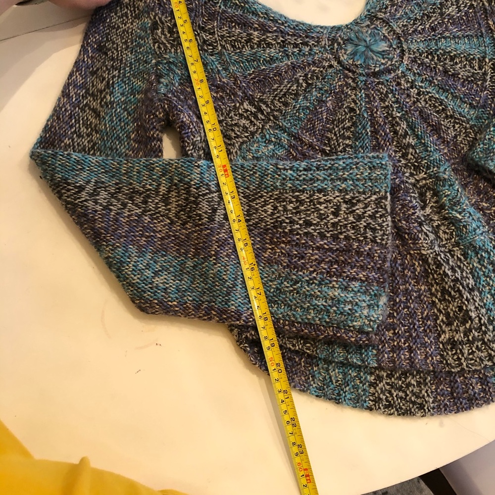 Free People knit crop sweater. Oversized. - Picture 6 of 8